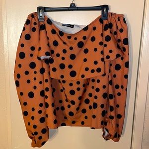 Off the shoulder polka dot shirt!